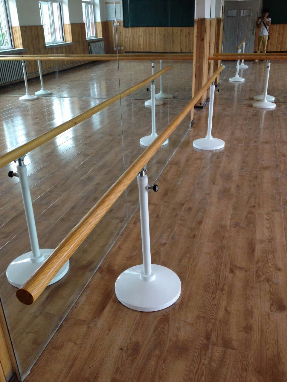 天津舞蹈教室常选专用舞蹈把杆