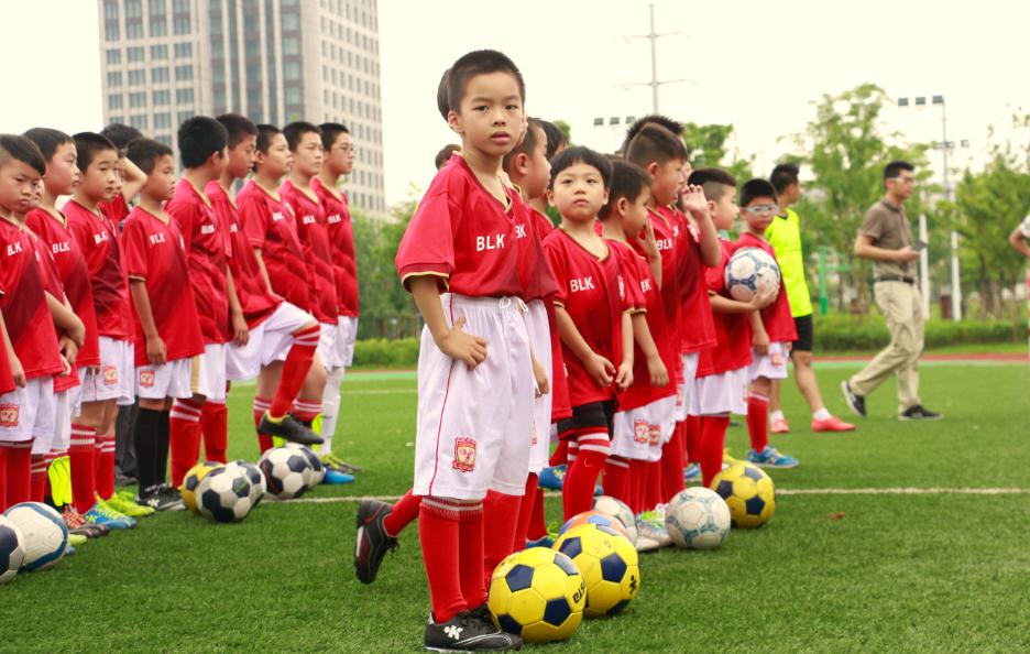 供应少儿足球培训-上海足球培训价格-上海贝乐